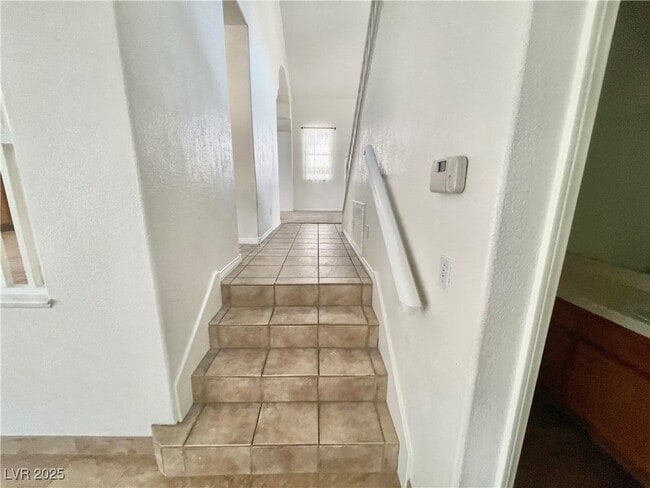 Building Photo - 2253 Pine Forest Ct