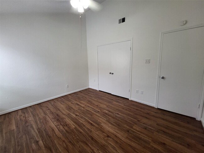 Building Photo - 13839 Walnut Hollow Ln