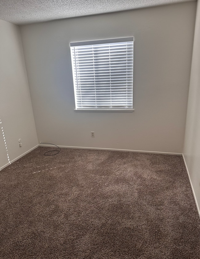 Building Photo - 3004 Monroe St