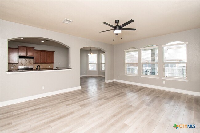 Building Photo - 7001 Cokui Dr