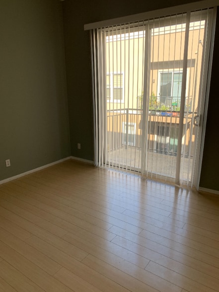 Building Photo - 1115 Armstrong Dr