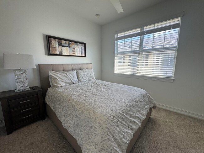 Building Photo - 101 E Coda Cir