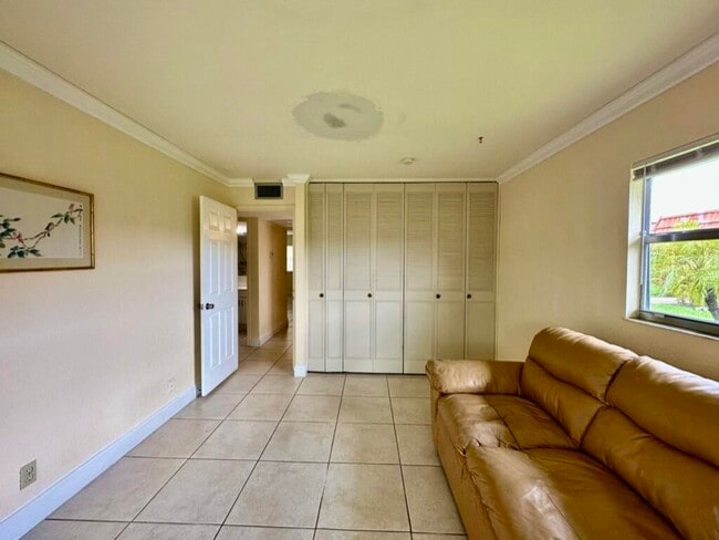 Building Photo - 301 Seville Dr