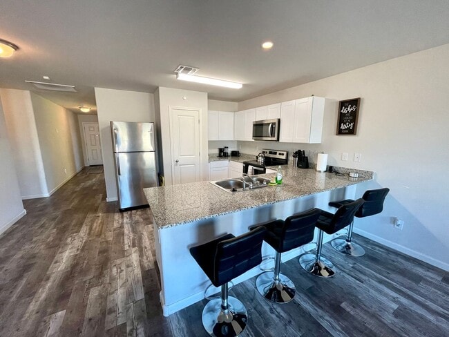 Building Photo - New 4 Bedroom Home in Bullhead City! AVAILABLE FURNISHED OR UNFURNISHED!