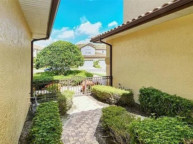 Building Photo - 8263 Miramar Way