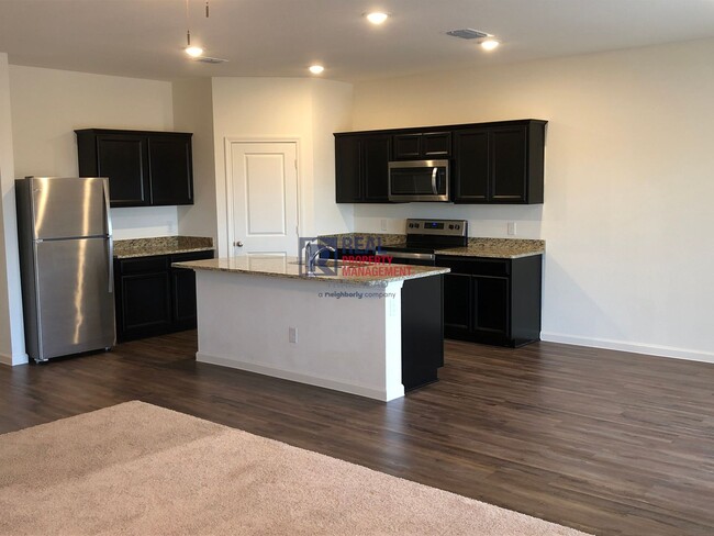 Building Photo - Spacious 5 Bedroom/3 Full Bath Open Concep...