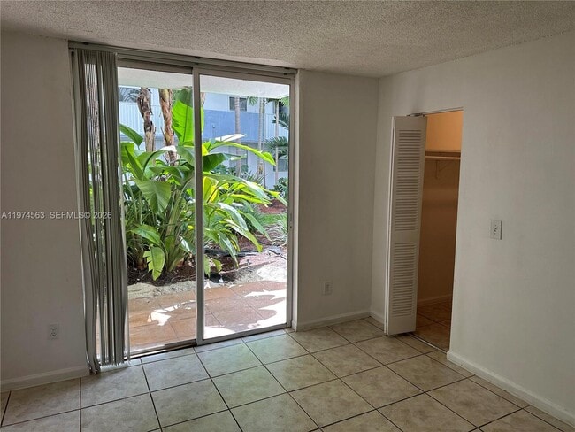 Building Photo - 1801 S Treasure Dr