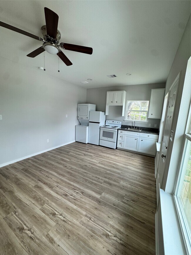 Building Photo - 103 Lincoln Cedars Dr