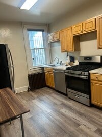 Building Photo - 3 bedroom home