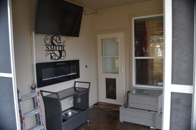 Building Photo - Gorgeous Corner Lot w/ Solar Panels