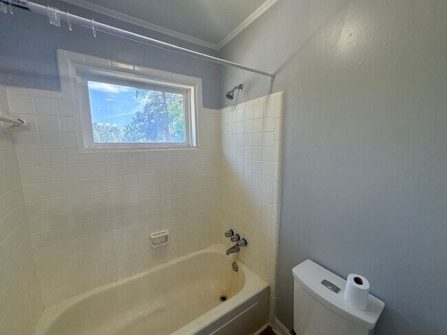 Building Photo - 315 Indian Trail