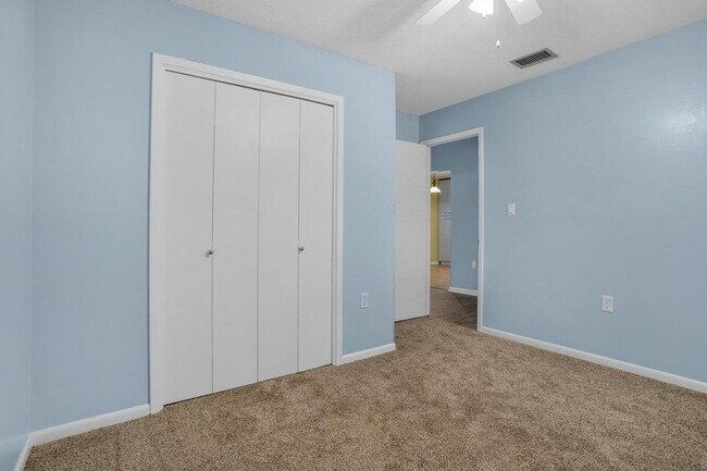 Building Photo - "Charming 3-Bedroom home in Valparaiso wit...