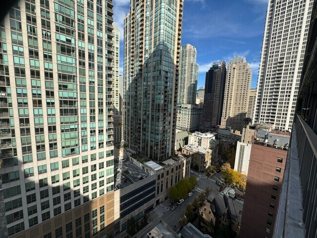 Building Photo - 10 E Ontario St