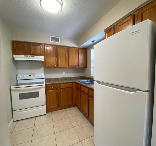 Building Photo - 124 Yacht Club Dr