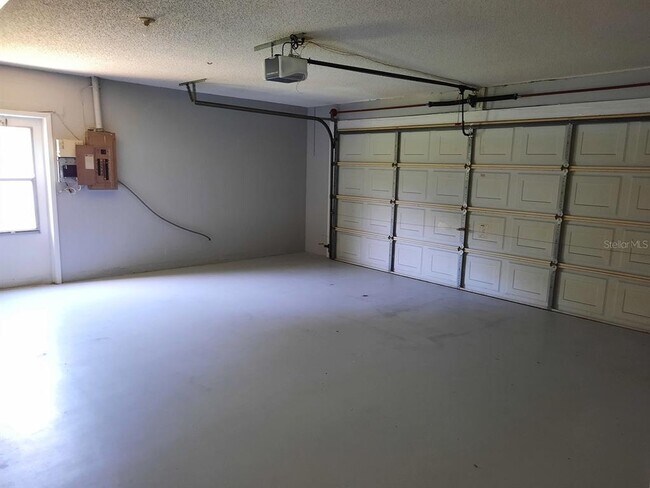Building Photo - 13016 Serpentine Dr