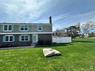 Building Photo - 41729 Broquet Dr