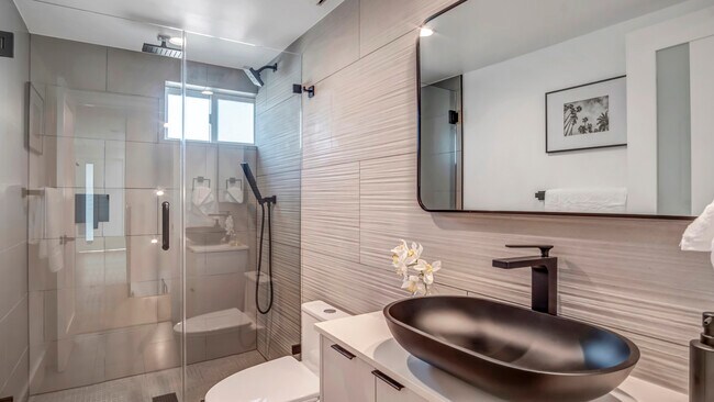 Building Photo - 3154 Curts Ave