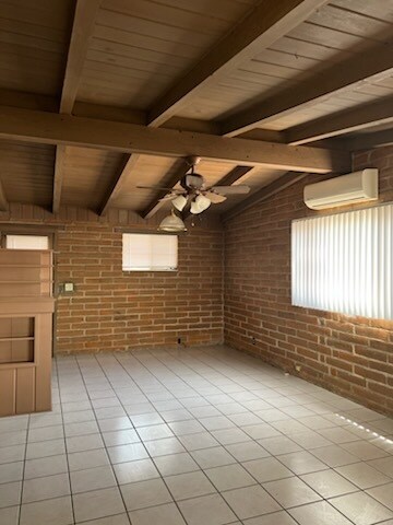 Building Photo - 2541 E Elm St