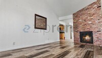 Building Photo - Unit B