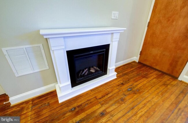 Building Photo - 1543 6th St NW