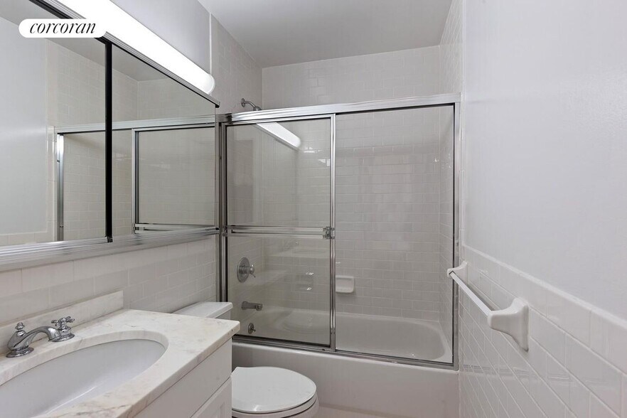 Building Photo - 125 Church St