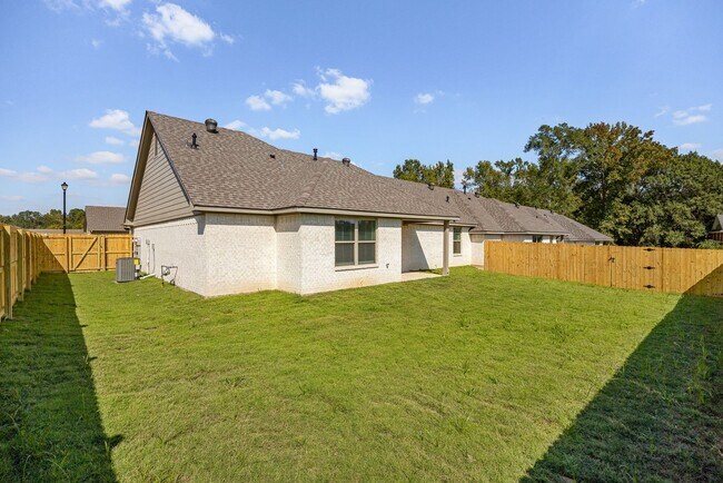 Building Photo - 3198 Dogwood Pk Blvd