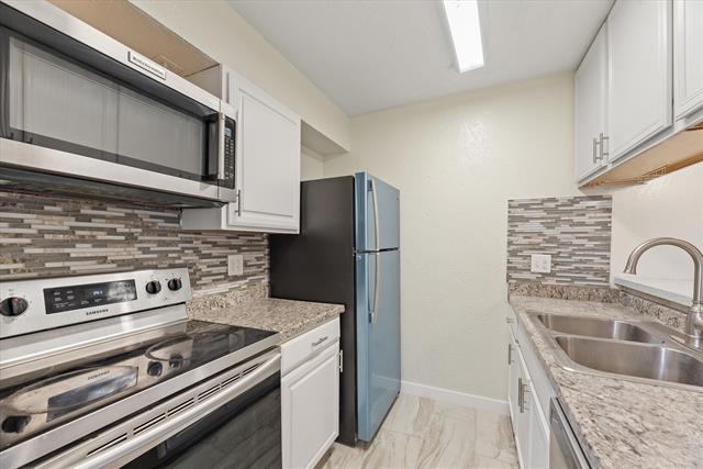 Building Photo - 2627 Douglas Ave