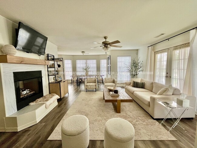 Building Photo - 2728 Westminster Dr