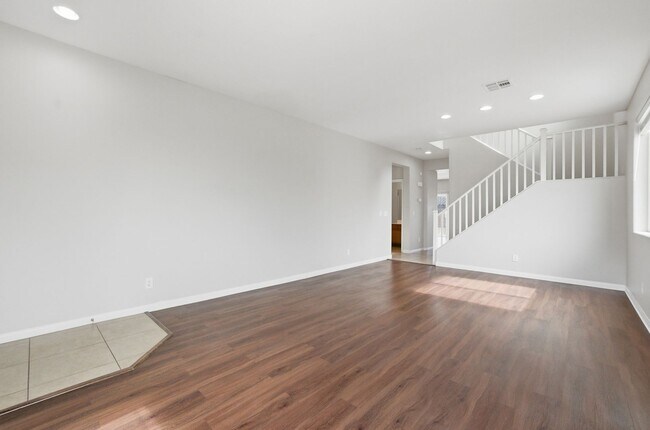 Building Photo - 4 Bedroom House in a Northeast Gated Community