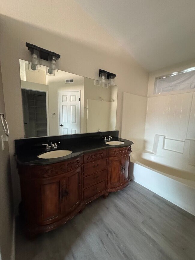 Building Photo - Beautiful 4 bedroom Home in Perris!