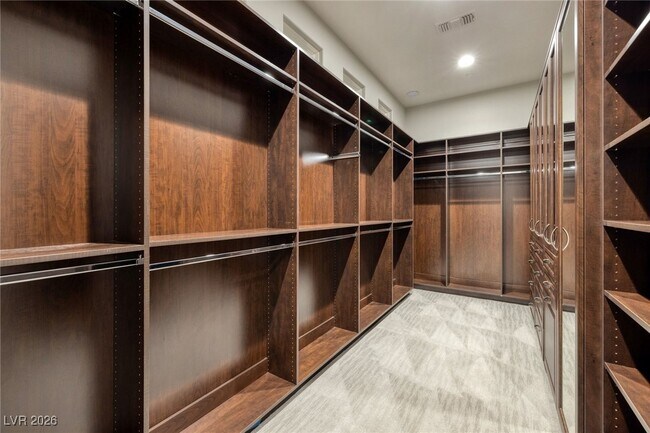 Building Photo - 675 Scenic Rim Dr