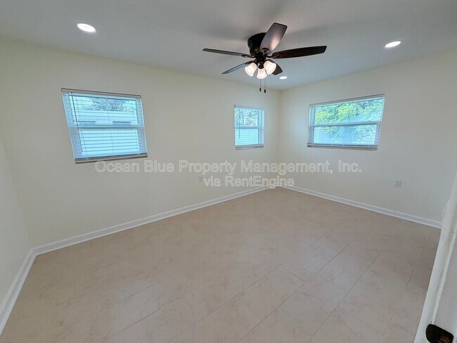 Building Photo - 1000 Bay Pine Blvd