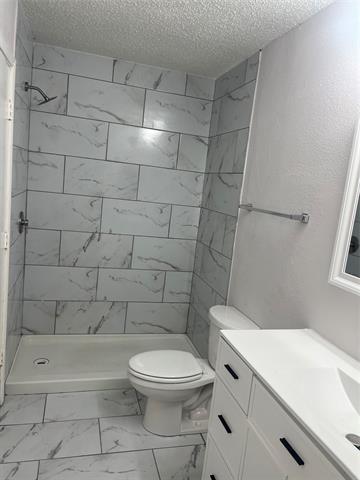 Building Photo - 2621 Independence Dr