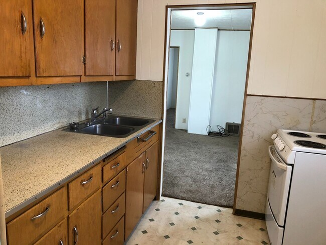 Building Photo - House- NE