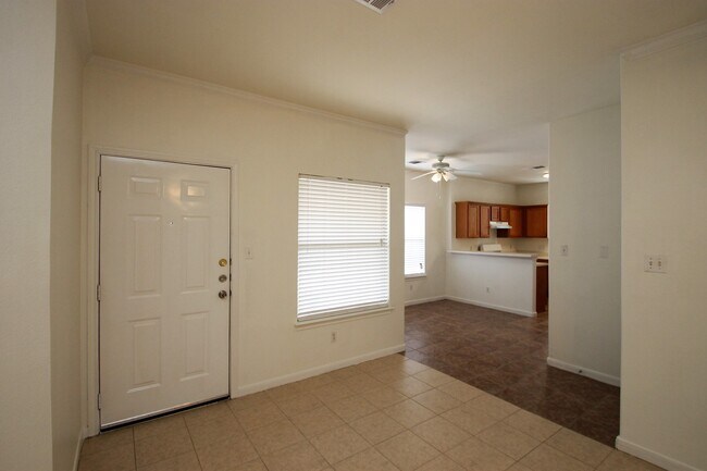 Building Photo - 2817 Southampton Way