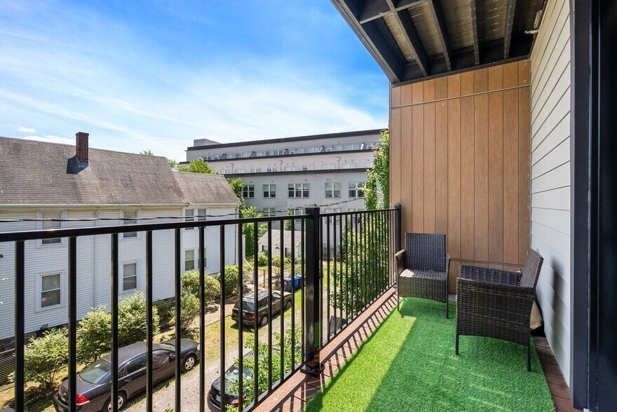 Building Photo - 45 Burnett St