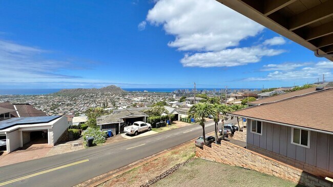 Building Photo - 4202A Sierra Dr