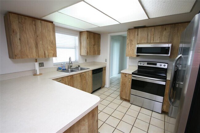 Building Photo - 17839 Sunrise Dr