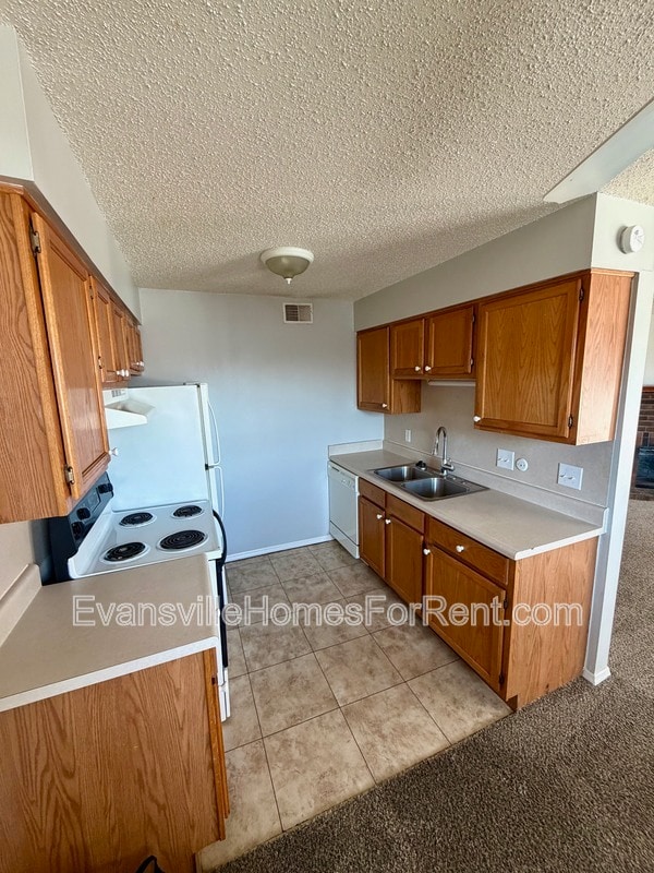 Building Photo - 1115 W Virginia St