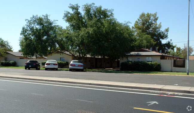 Primary Photo - Missouri Apartments