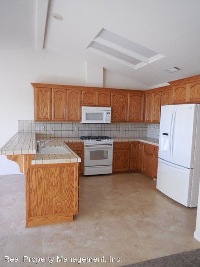 Building Photo - 4 br, 2 bath House - 2941 Shadowbrook Ln
