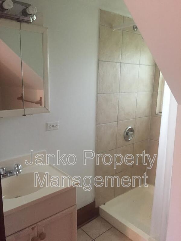 Building Photo - 2855 E 82nd St