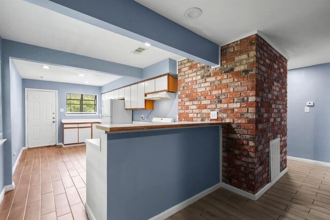 Building Photo - 7316 Overton St