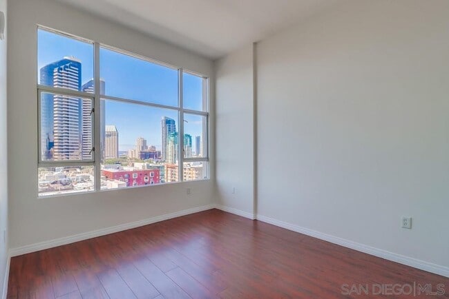 Building Photo - 530 K St