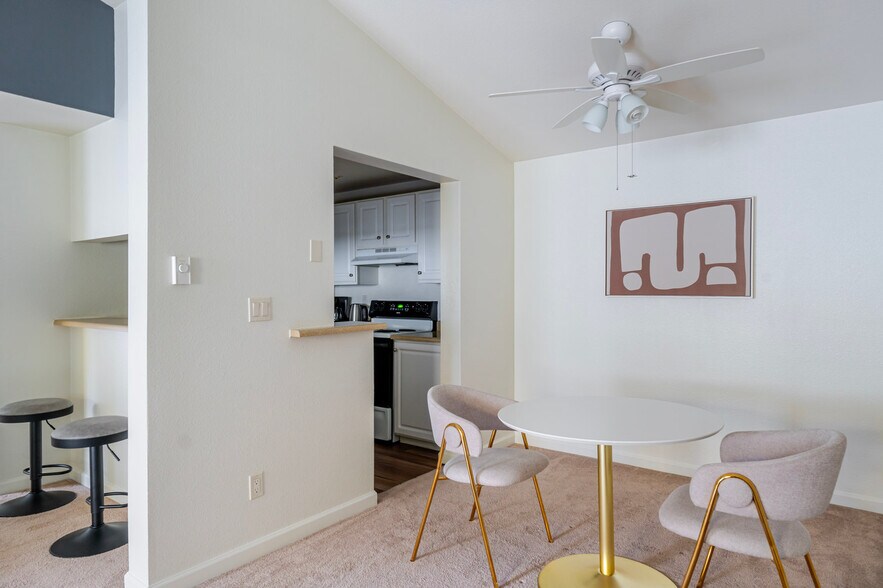 Building Photo - 15606 NE 40th St