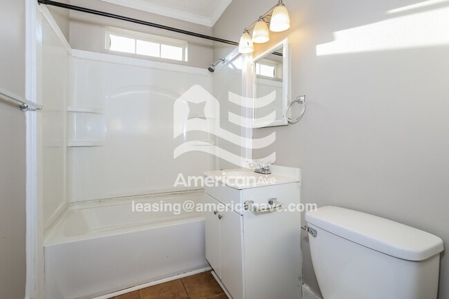 Building Photo - 130 Pelzer St