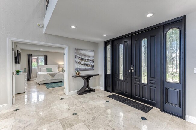 Building Photo - 616 1st Key Dr