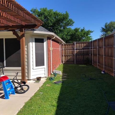 Building Photo - 1202 Defford Ln