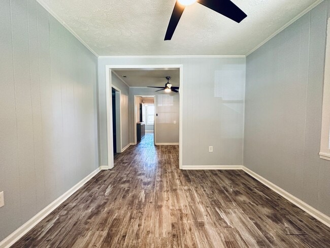 Building Photo - Delightful Upgraded 2-Bedroom Bungalow with New Appliances and Central A/C (Lawn Maintenance Incl...