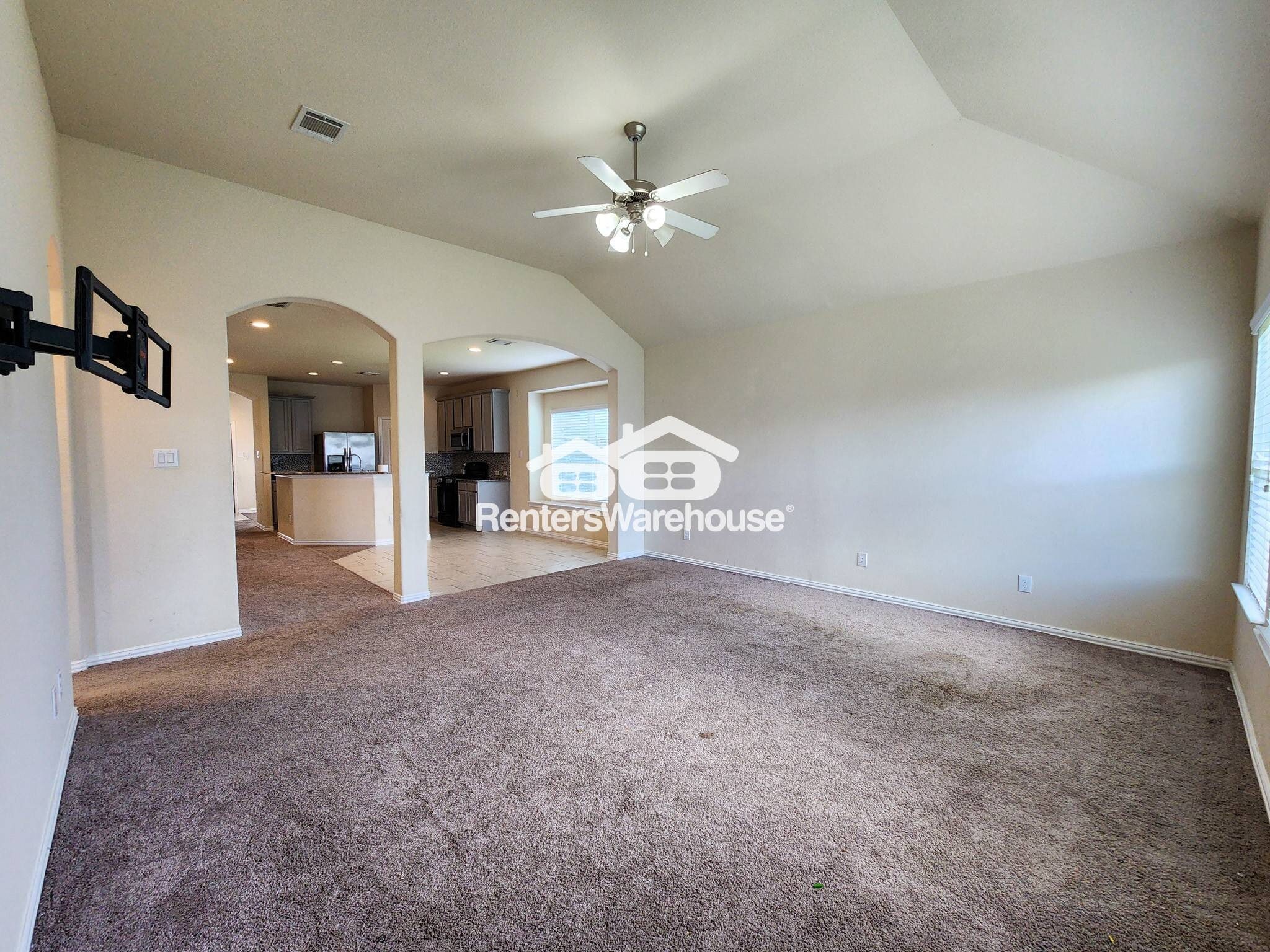 Building Photo - 2119 Del Mar Dr